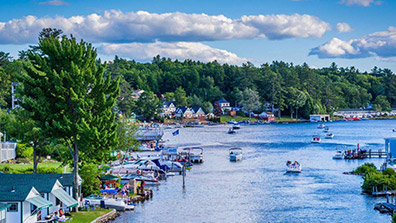 文旅特色小鎮應統籌“六特”