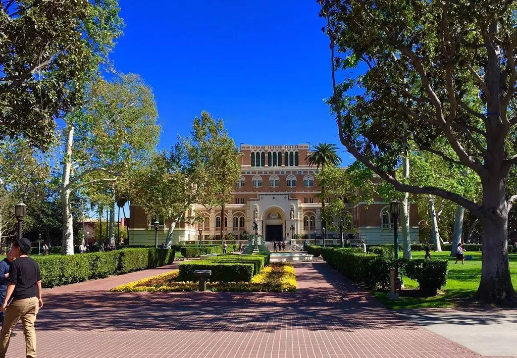 大學校園廣場景觀設計（jì）