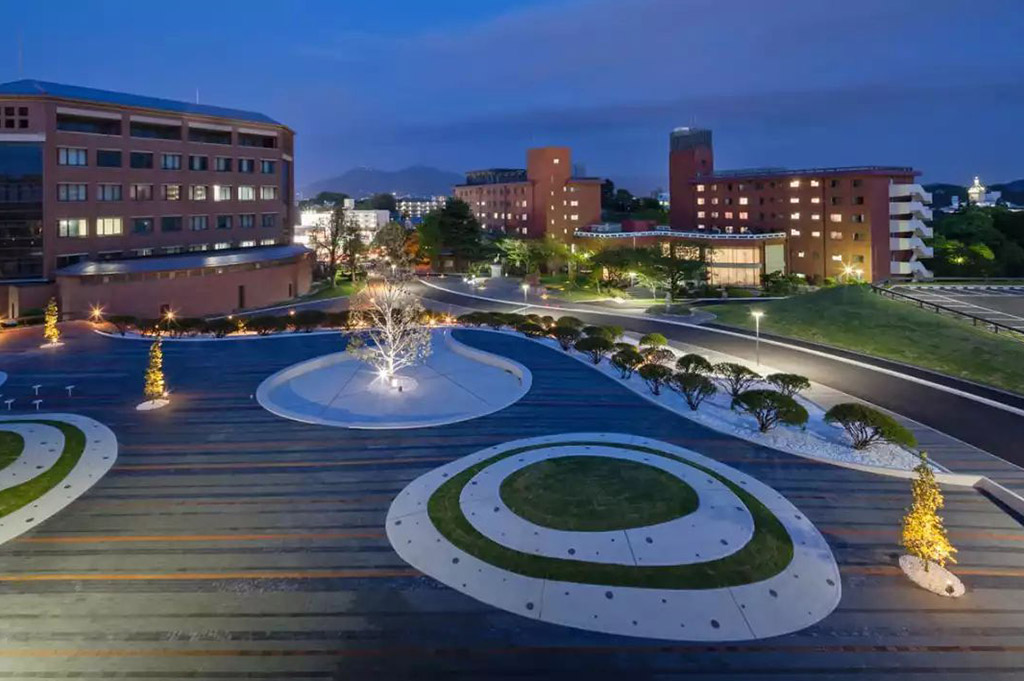 校園休閑活動廣場（chǎng）景觀設計圖片