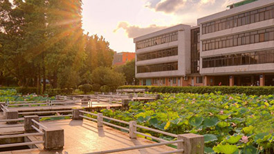 淺談高校校園景觀環境設計的策略